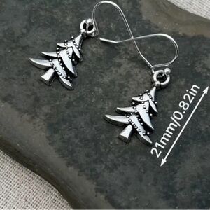 SILVER NWT CHRISTMAS TREE DANGLE EARRINGS